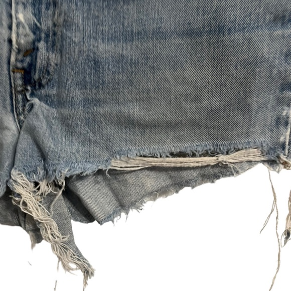 Vintage Levi’s Orange Tab Light Wash Cut Off Distressed Denim Shorts Size 10 - Picture 5 of 11